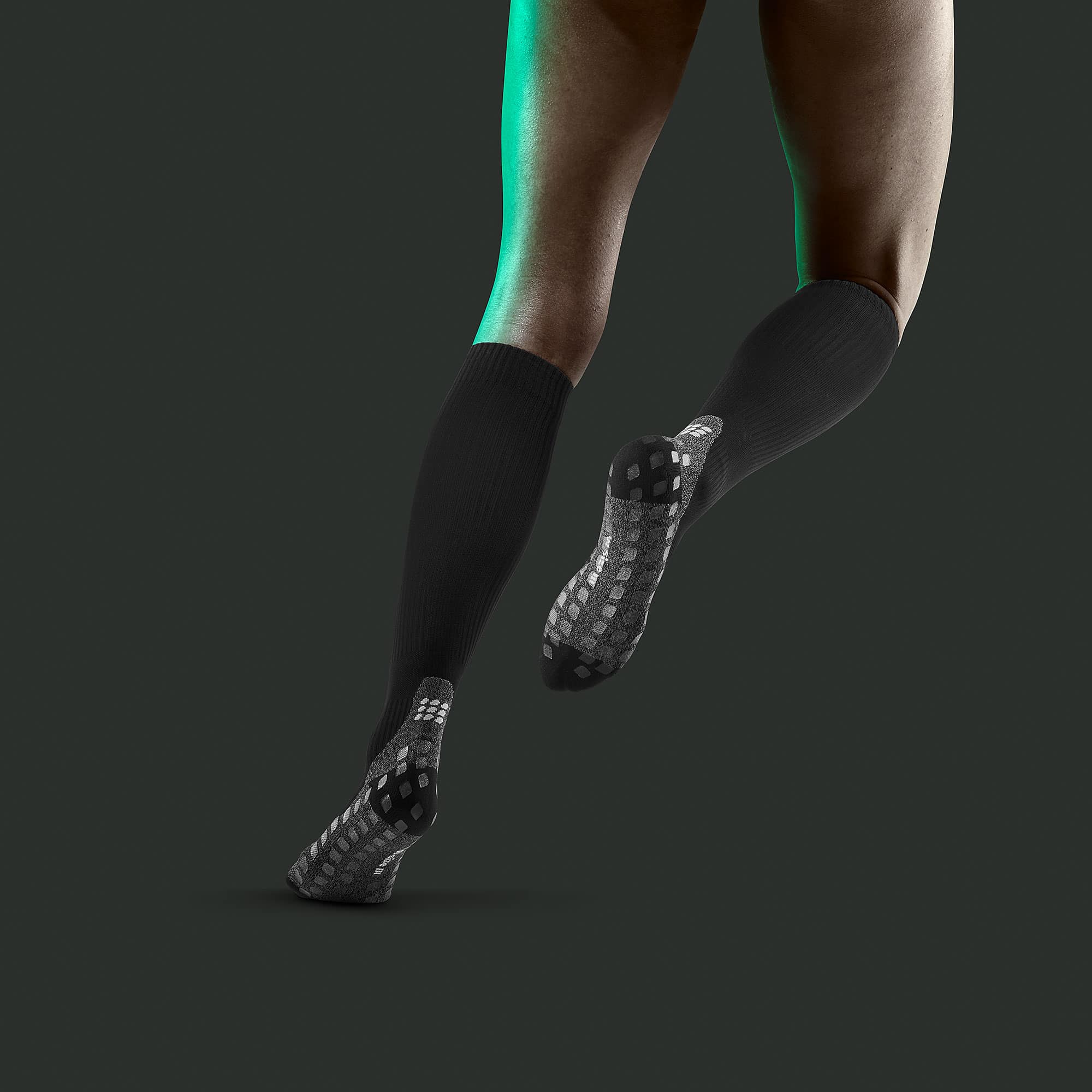 Griptech-Socks-black-WP4557-w-back-model-pack